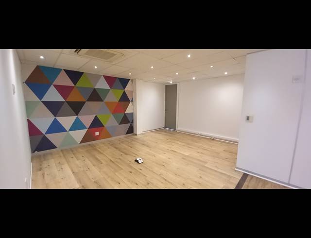 466M² OFFICE TO LET IN BRYANSTON